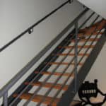 escalier-metalliqu-marches-bois